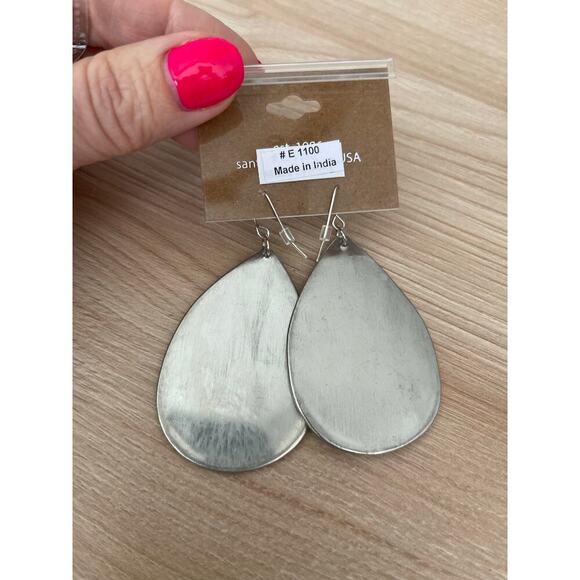 Light Pink Flower Embroidery Cuff Bracelet - Picture 2 of 3